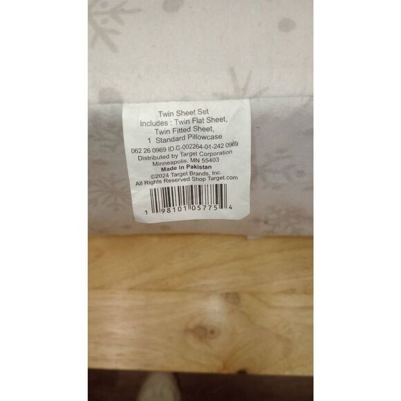 NWOT Winter wonderland flannel sheet size twin - Picture 3 of 3